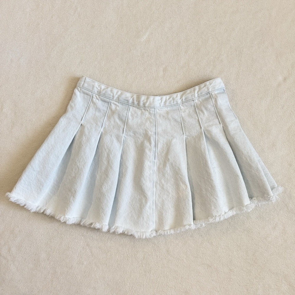 PacSun Light Wash Denim Pleated‎ Mini Skirt Womens Size 26 Raw Hem A-Line
